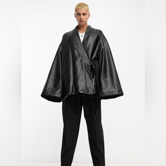 Oversized Kimono Faux Leather - Picture 1 of 5